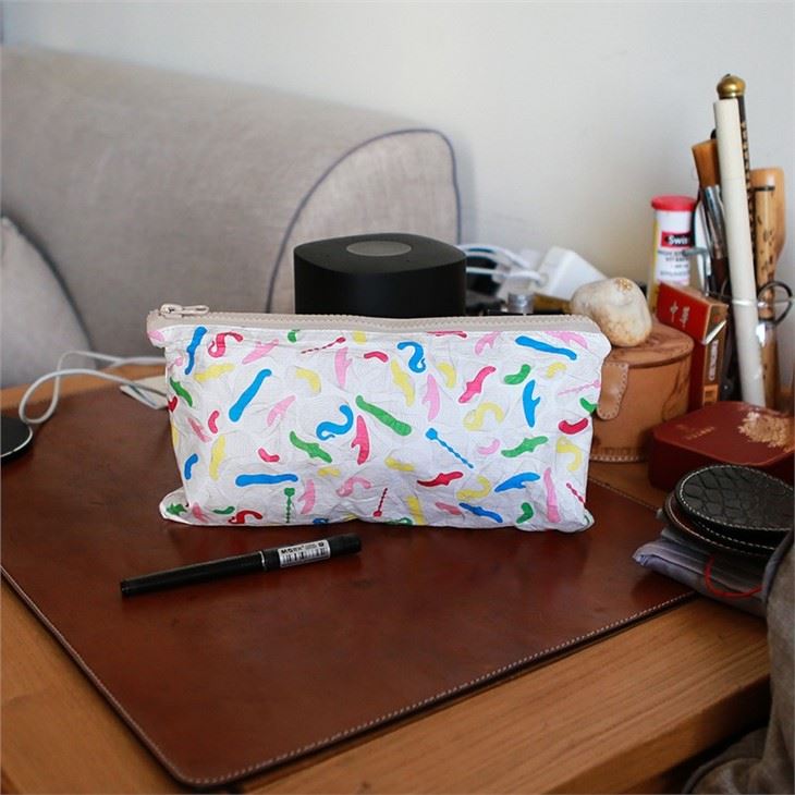 Well Design Pencil Purse